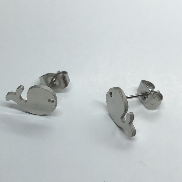Stainless Steel Whales 🐳 Stud Earrings - Picture 4 of 5